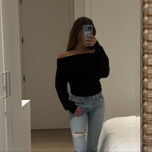 Elegant Black Multi Wear Sweater